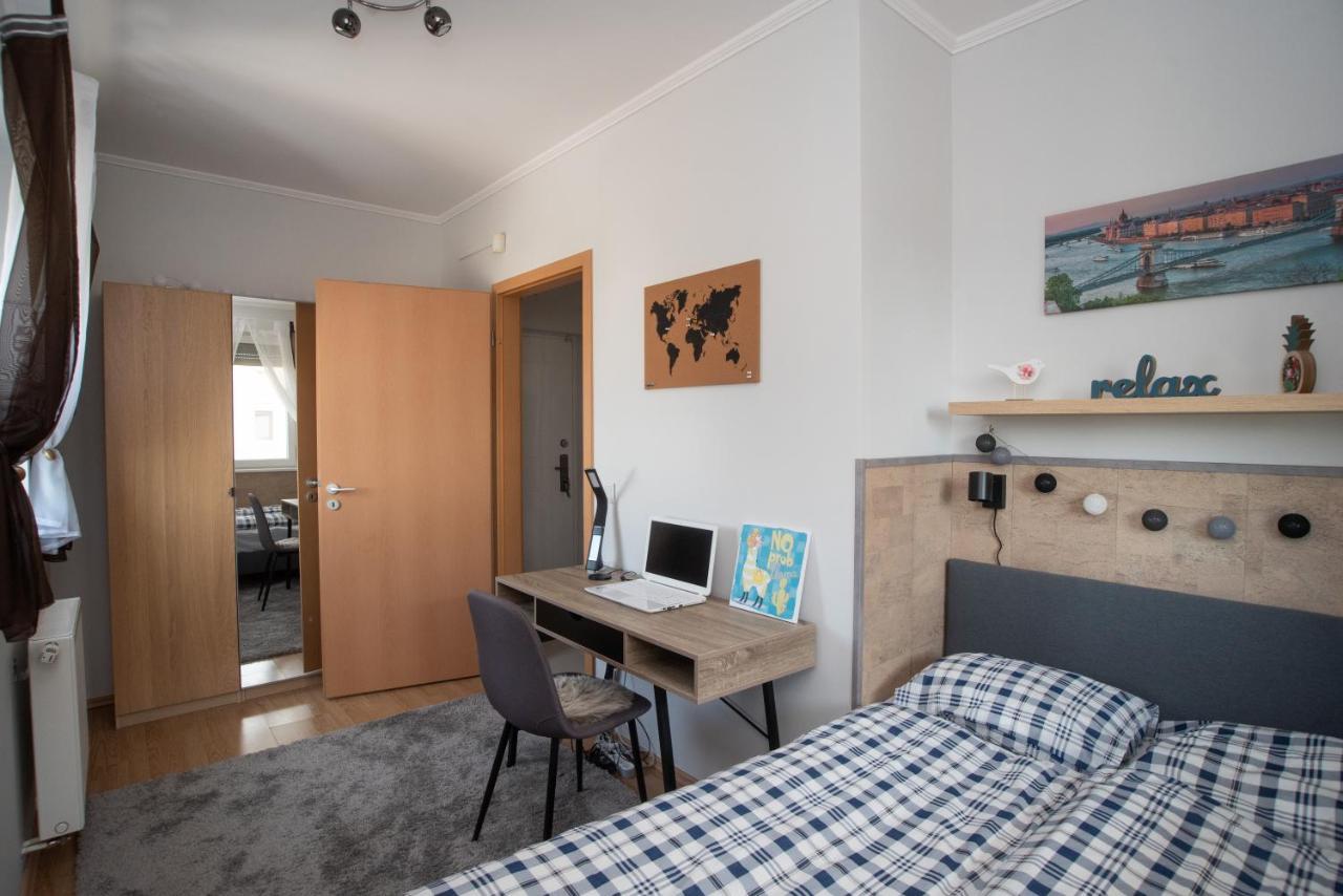 Sunny Home Near Bud With 2Br, Ac And Free Parking Vecsés Exterior photo