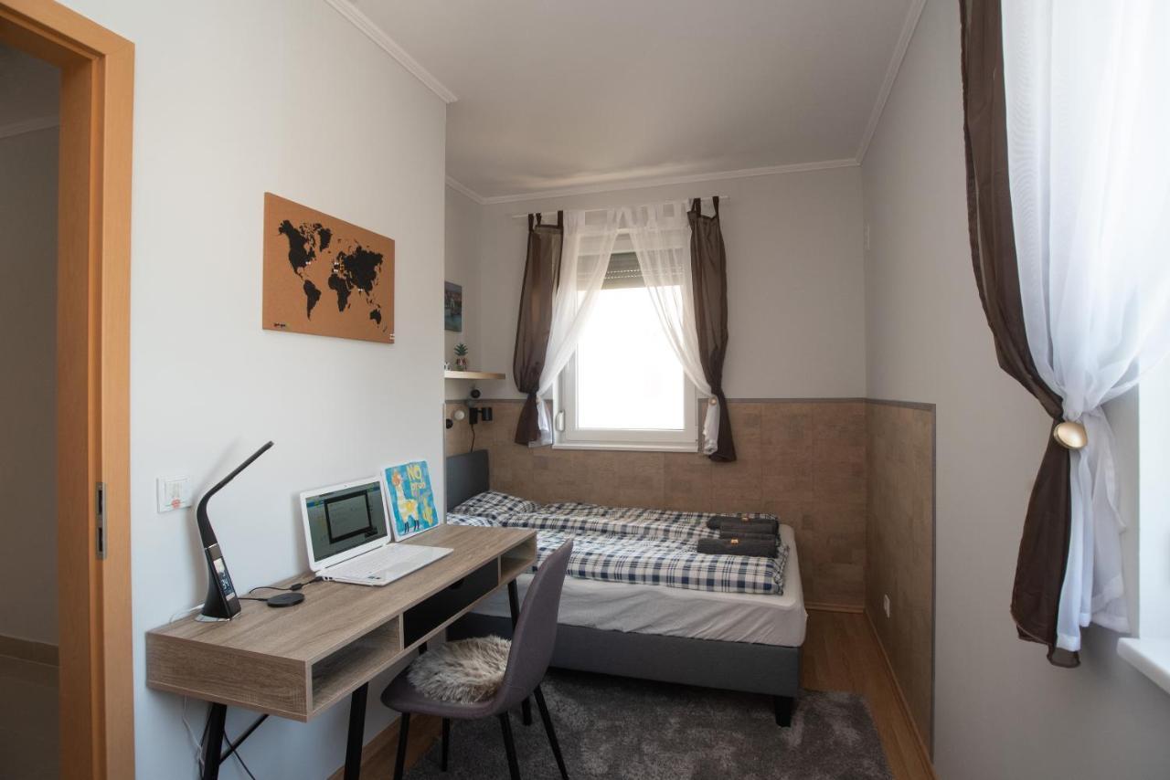 Sunny Home Near Bud With 2Br, Ac And Free Parking Vecsés Exterior photo